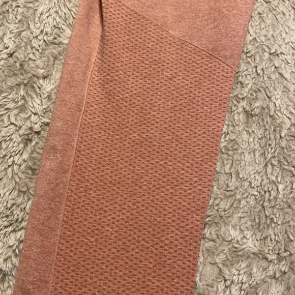 Naturyl Peach Gym Leggings - Picture 4 of 4